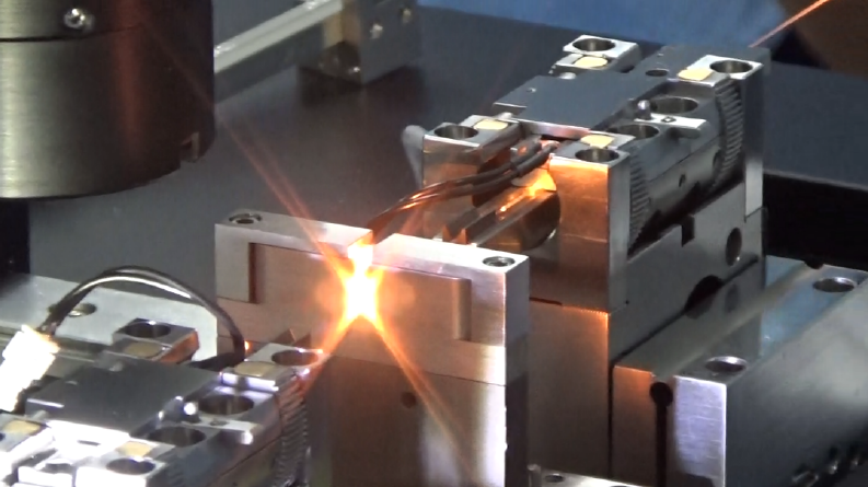 Fiber optic fusion splicer device