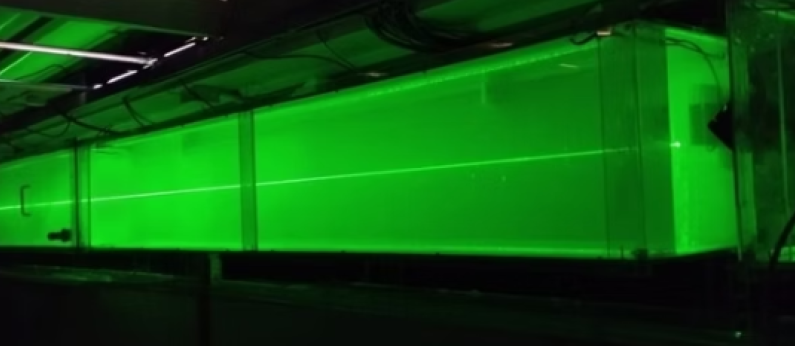 Underwater optical communication setup link